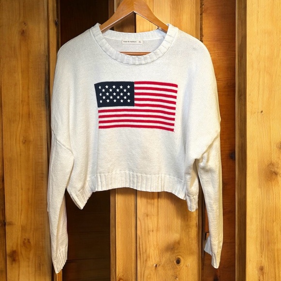 Moon & Madison Cream Sweater with US Flag - Picture 2 of 4